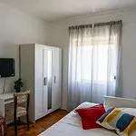 Aconchego De Quartos No Centro De Pansiyon Faro