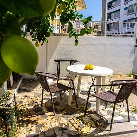 Aconchego De Quartos No Centro De *