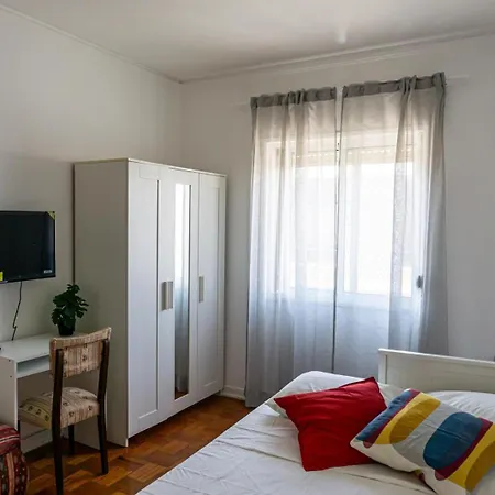 Aconchego De Quartos No Centro De Homestay Faro